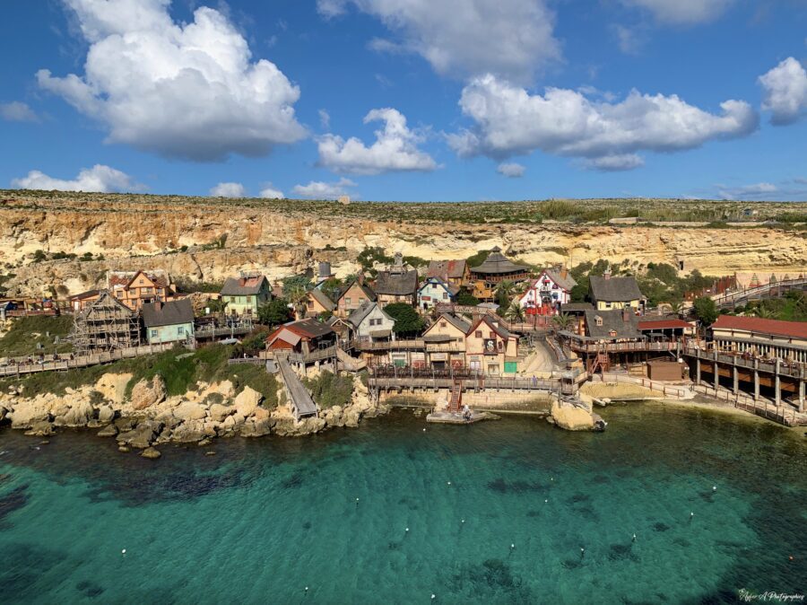 N°21 - Turquoise enchantée, L’éclat de l’eau à Poppey Village, Malte – Image 3